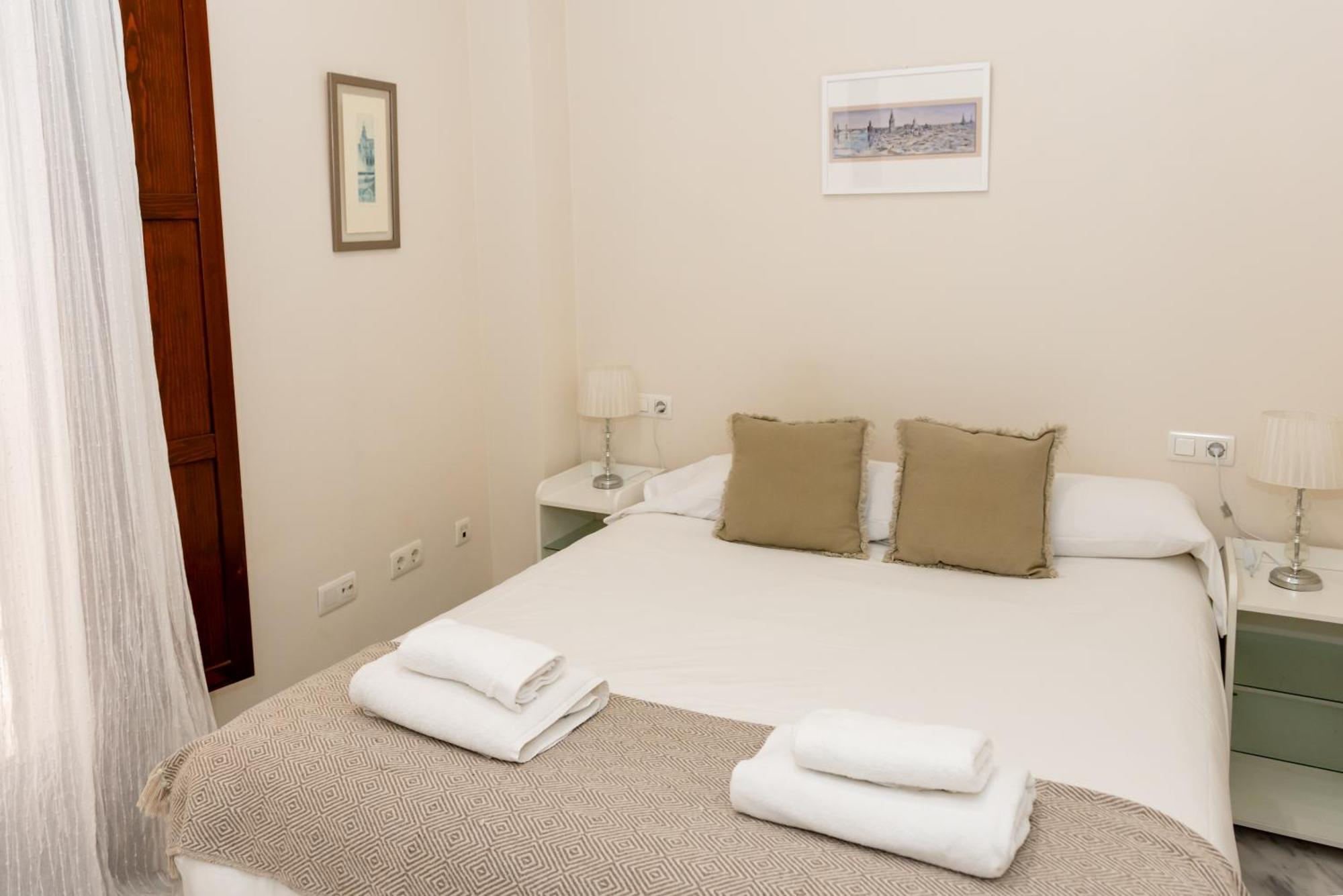 Charming & Quiet In Plaza Del Salvador Appartement