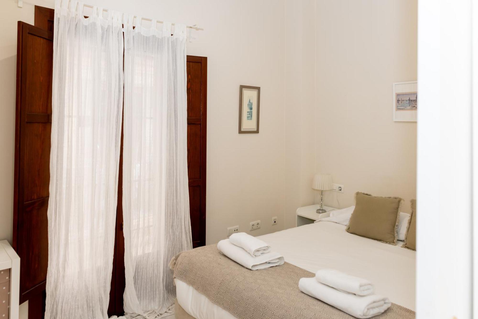 Charming & Quiet In Plaza Del Salvador Appartement *
